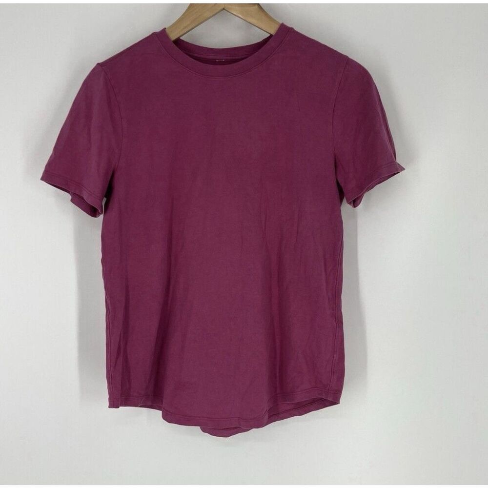 Lululemon T Shirt Size 6 Womens Pink Classic Fit Cotton Blend Crew Neck Stretch